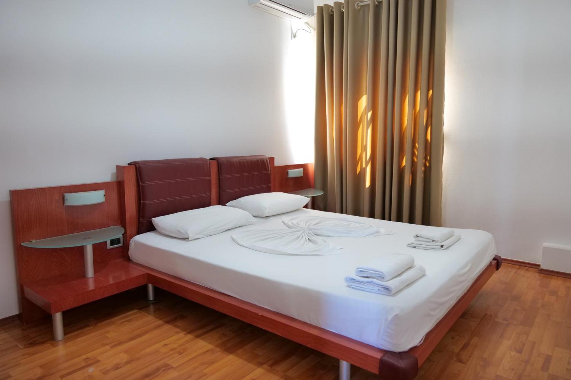 Hotel Vola Sarandë Exterior foto
